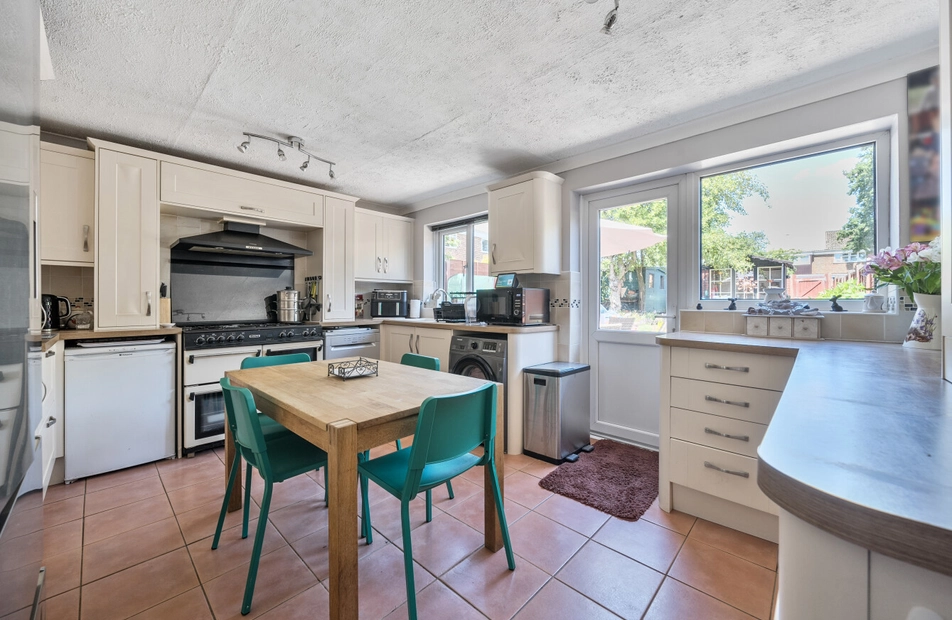 Lime Walk, Botley, Southampton, Hampshire, SO30 - Charters