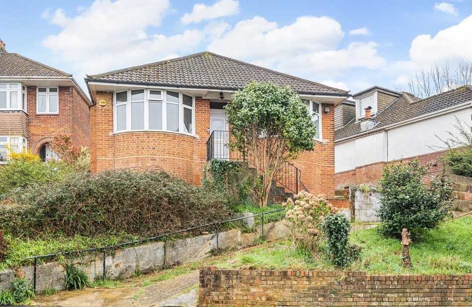 Sandringham Road, Bitterne Park, Southampton, Hampshire, SO18 - Charters