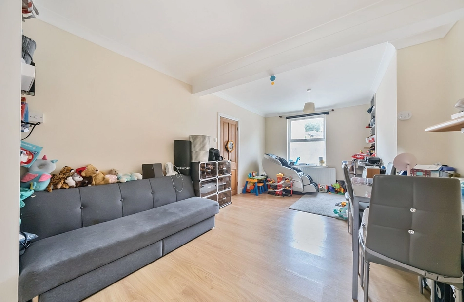 Methuen Street, Inner Avenue, Southampton, Hampshire, SO14 - Charters