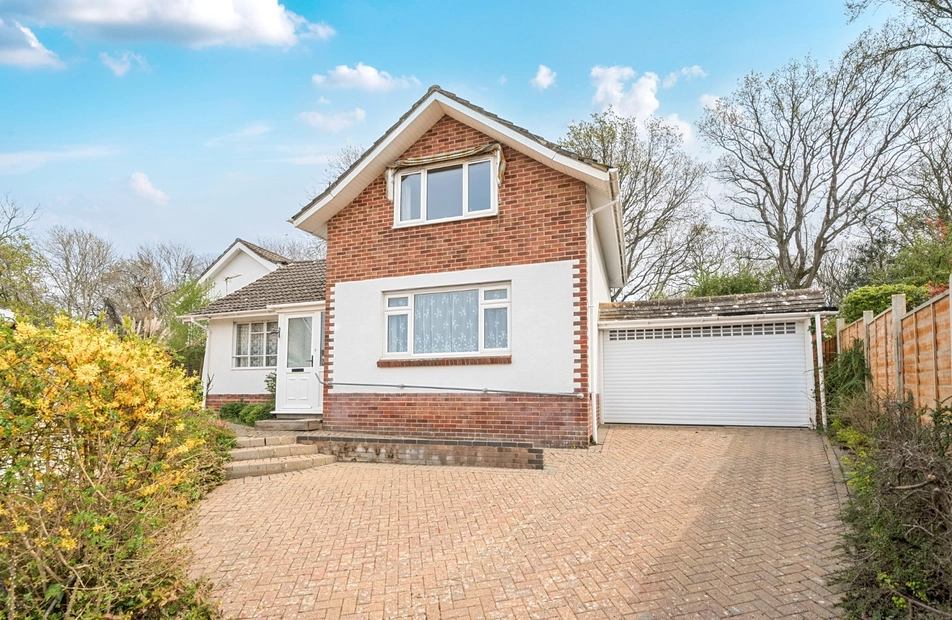 The Rise, Waterlooville, Hampshire, PO7 - Charters
