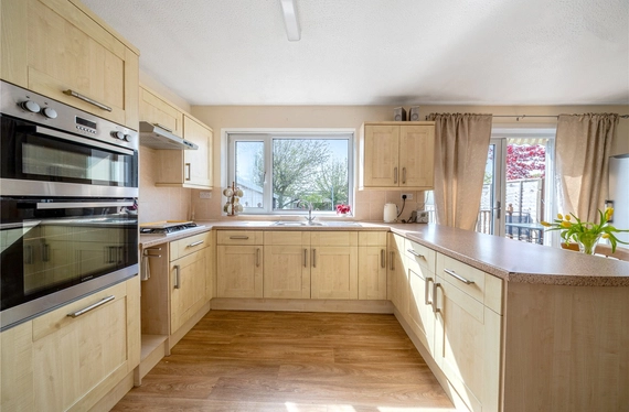 St. Vincent Crescent, Waterlooville, Hampshire, PO8 - Charters