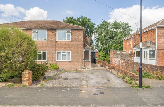 Cornwall Road, Townhill Park, Hampshire, SO18 - Charters