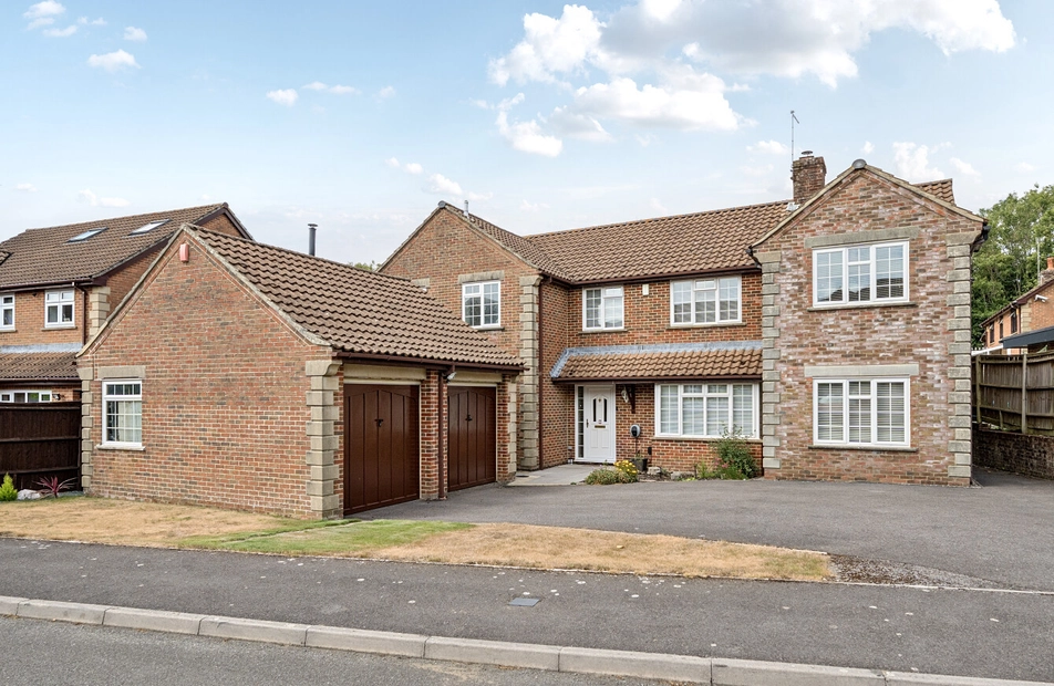 Holly Gardens, West End, Southampton, Hampshire, SO30 - Charters