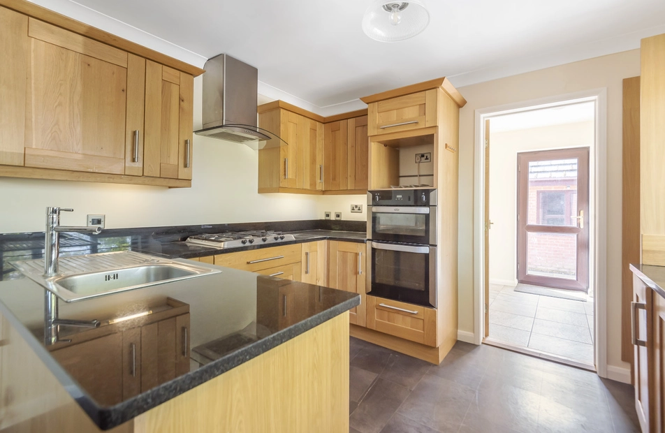 Beechwood Crescent, Chandler's Ford, Eastleigh, Hampshire, SO53 - Charters