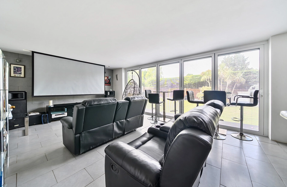 The Avenue, Fareham, Hampshire, PO14 - Charters