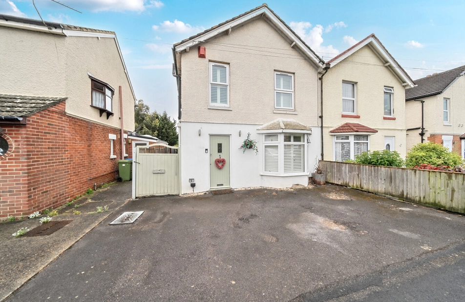 Elms Road, Fareham, Hampshire, PO16 - Charters