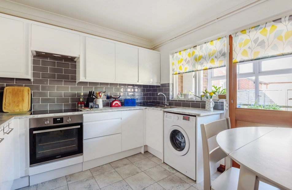 Broxburn Close, Hiltingbury, Chandlers Ford, Hampshire, SO53 - Charters