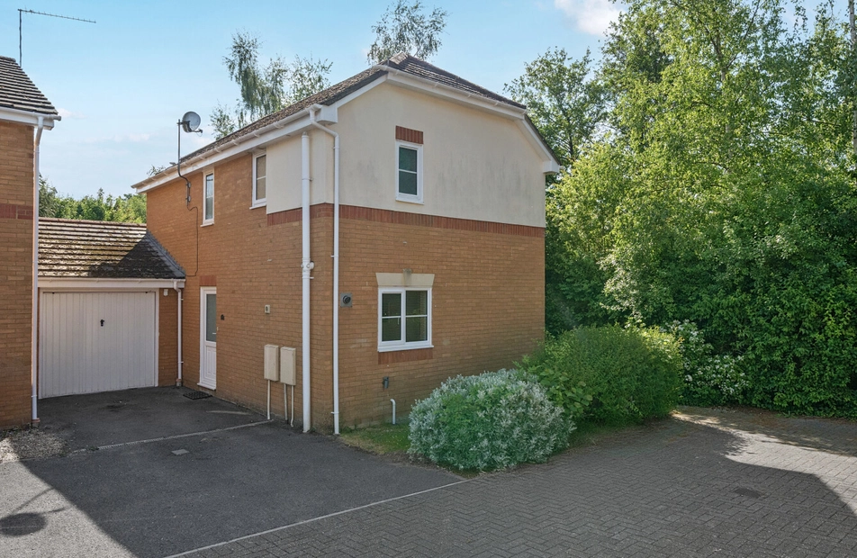 Tomkyns Close, Chandler's Ford, Eastleigh, Hampshire, SO53 - Charters