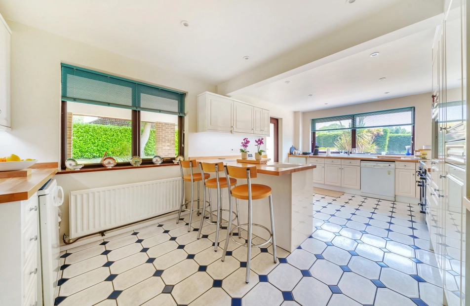 Hursley Road, Hiltingbury, Chandler's Ford, Hampshire, SO53 - Charters