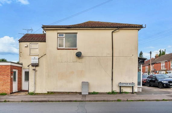 Hamilton Road, Bishopstoke, Hampshire, SO50 - Charters