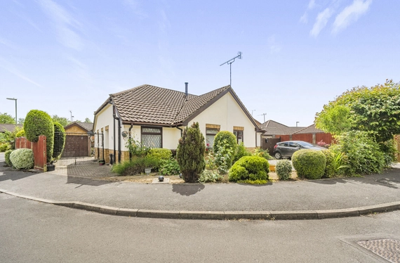 Monmouth Close, Valley Park, Chandler's Ford, Hampshire, SO53 - Charters