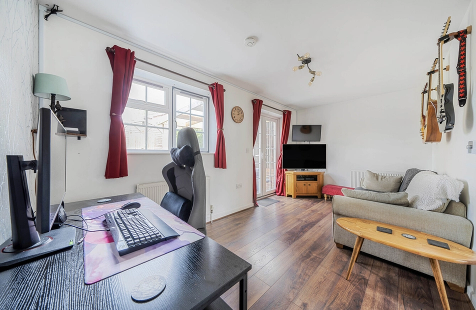 Mount Drive, Chandler's Ford, Eastleigh, Hampshire, SO53 - Charters