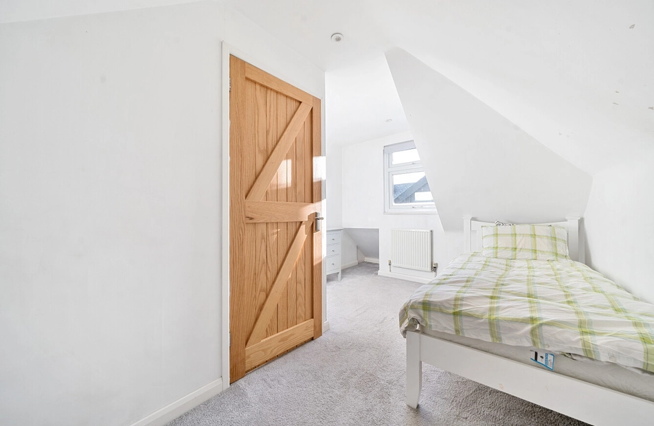 Pitmore Road, Allbrook, Hampshire, SO50 - Charters
