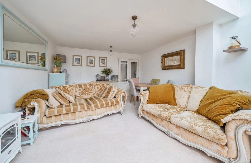 Tinning Way, Eastleigh, Hampshire, SO50 - Charters