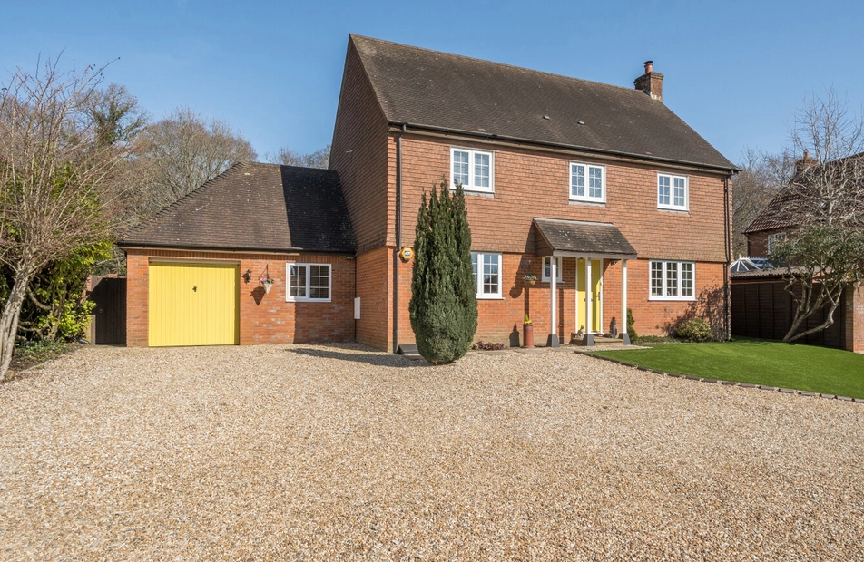 Bramble Hill, Chandler's Ford, Eastleigh, Hampshire, SO53 - Charters