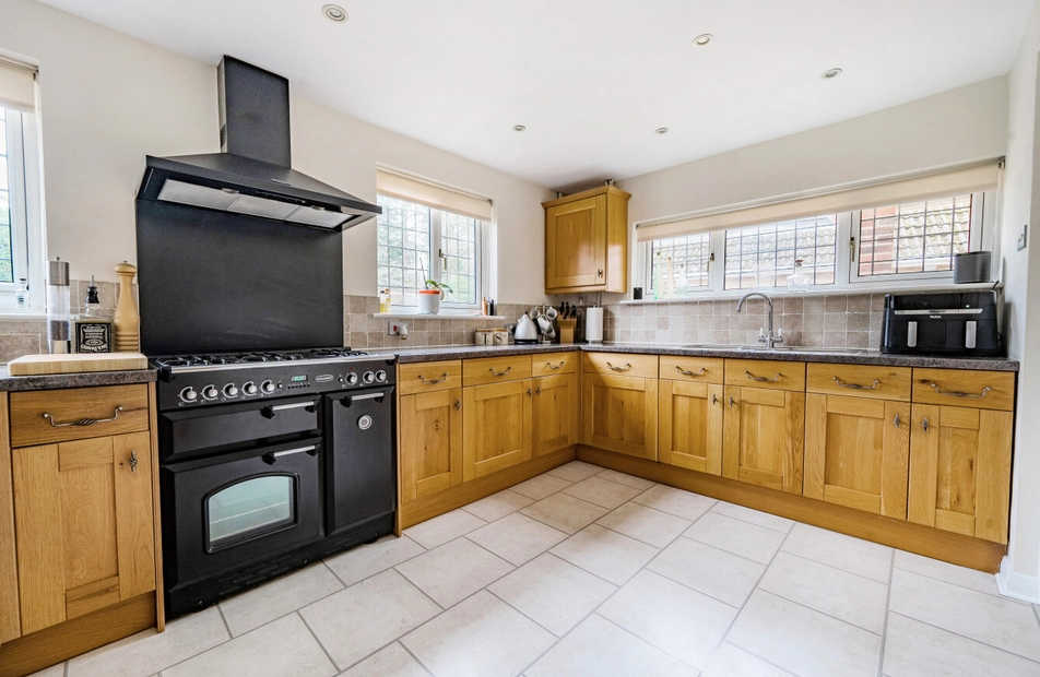 Oakwood Road, Chandler's Ford, Hampshire, SO53 - Charters