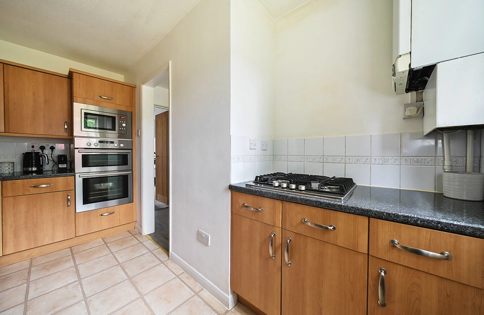 Ainsley Gardens, Boyatt Wood, Hampshire, SO50 - Charters