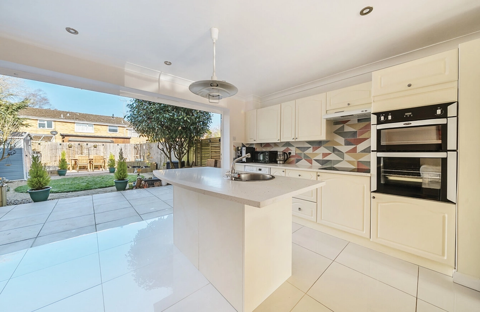 Flexford Close, Chandler's Ford, Eastleigh, Hampshire, SO53 - Charters