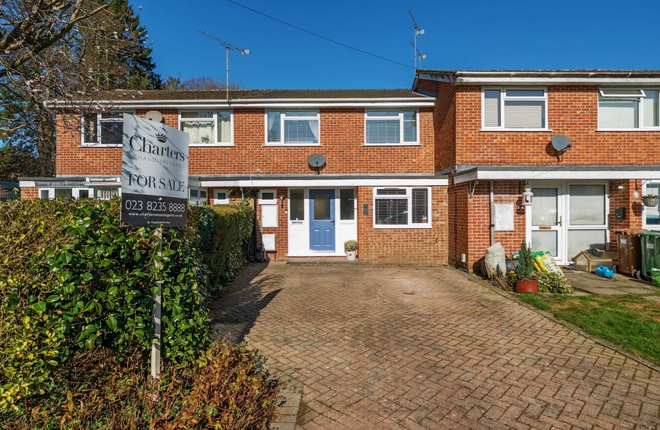 Flexford Close, Chandler's Ford, Eastleigh, Hampshire, SO53 - Charters