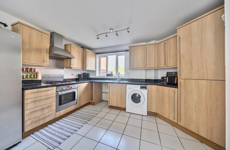 Sand Martin Close, Eastleigh, Hampshire, SO50 - Charters