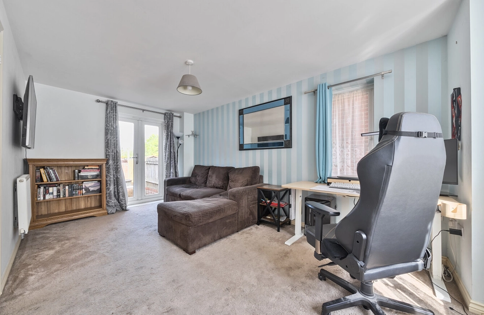 Sand Martin Close, Eastleigh, Hampshire, SO50 - Charters