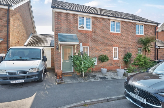 Viscount Gardens, Eastleigh, Hampshire, SO50 - Charters