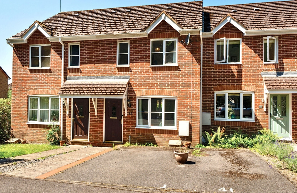 Merlin Way, Chandler's Ford, Eastleigh, Hampshire, SO53 - Charters