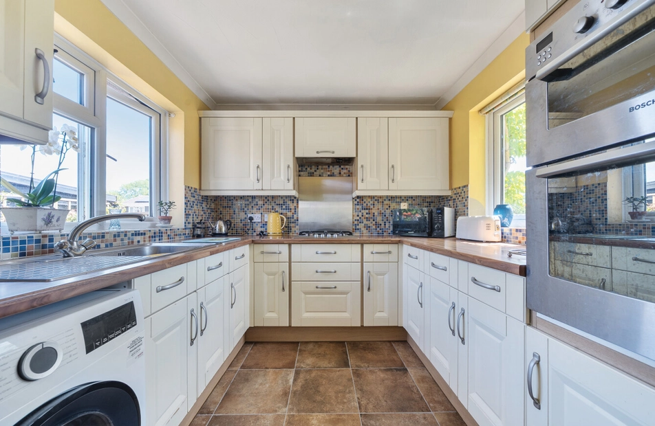 Carisbrooke Crescent, Chandler's Ford, Eastleigh, Hampshire, SO53 - Charters