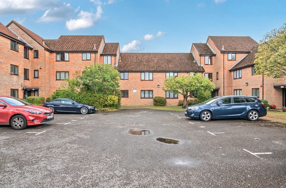 Oakhill Close, Chandler's Ford, Eastleigh, Hampshire, SO53 - Charters