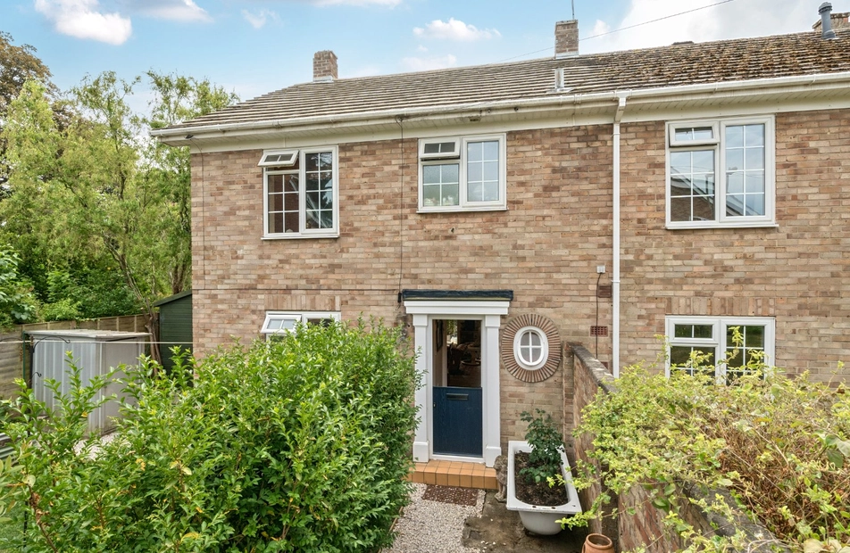 Oaklands Road, Havant, Hampshire, PO9 - Charters