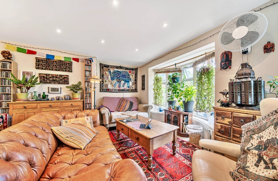 Oaklands Road, Havant, Hampshire, PO9 - Charters