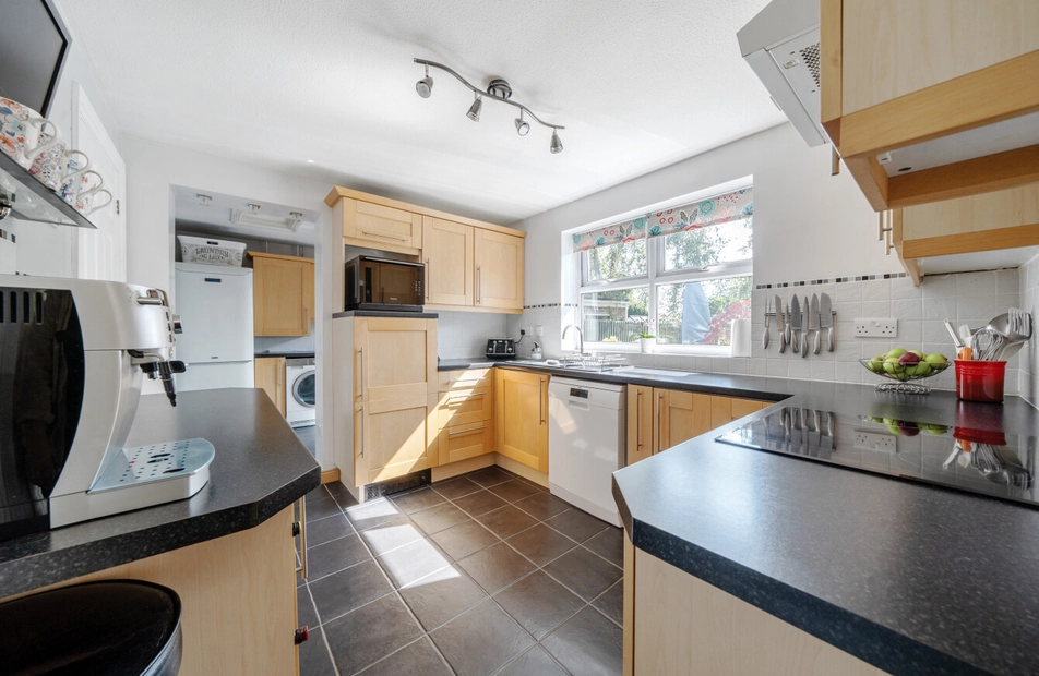 Laurel Gardens, Locks Heath, Southampton, Hampshire, SO31 - Charters