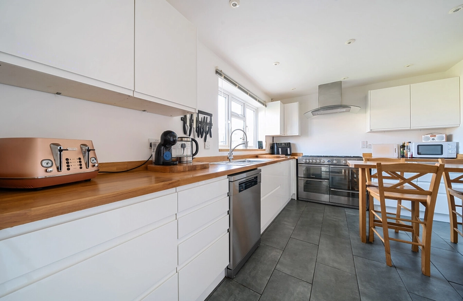 Lower Church Road, Titchfield Common, Hampshire, PO14 - Charters