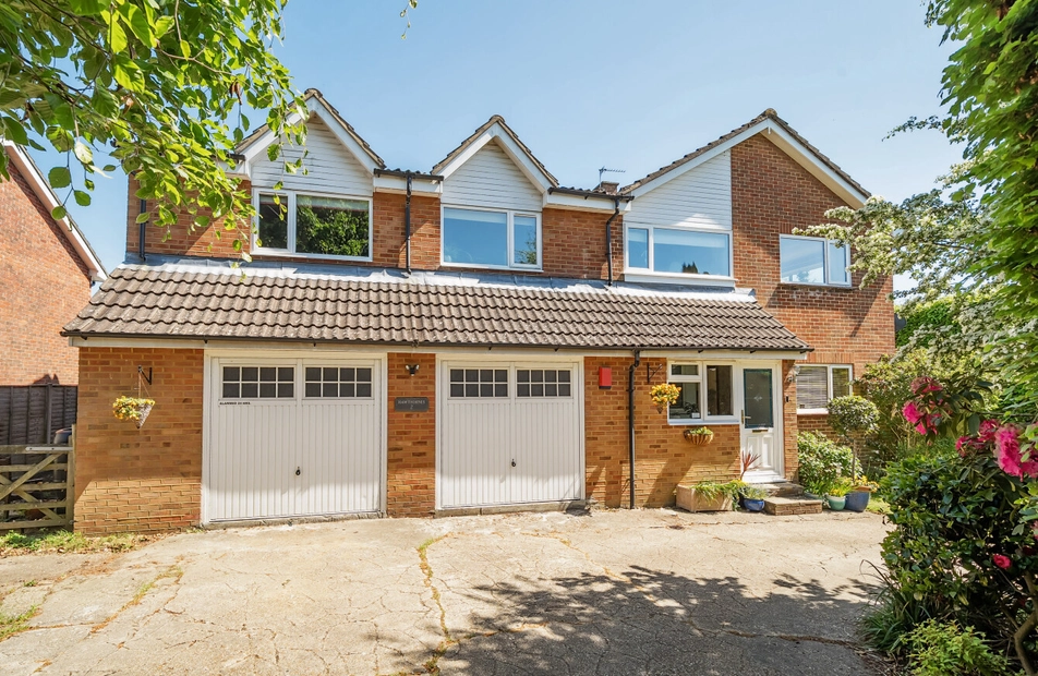 Raley Road, Locks Heath, Southampton, Hampshire, SO31 - Charters