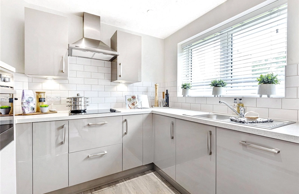 Botley Road, Park Gate, SO31 - Charters