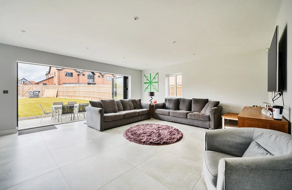 The Lawns, Burridge, Hampshire, SO31 - Charters