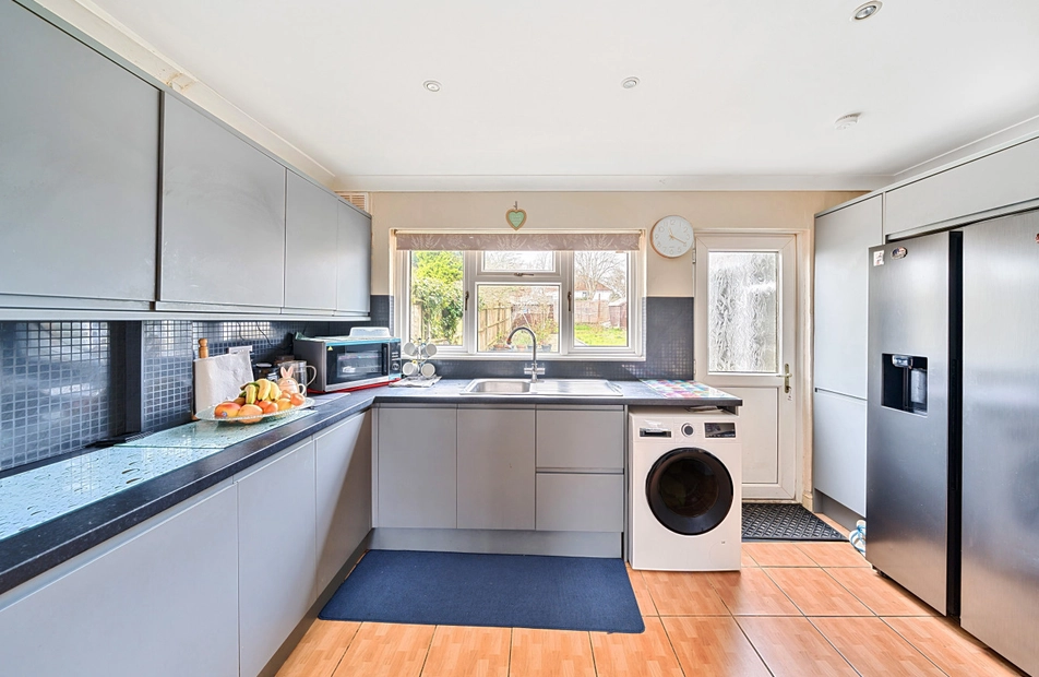 Holly Close, Sarisbury Green, Southampton, Hampshire, SO31 - Charters