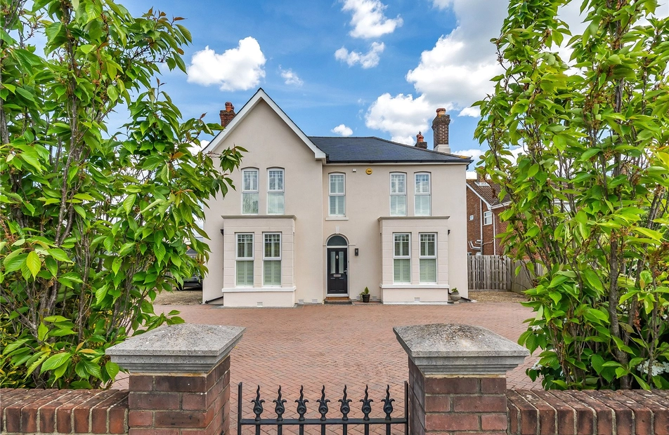 Fareham Road, Gosport, Hampshire, PO13 - Charters