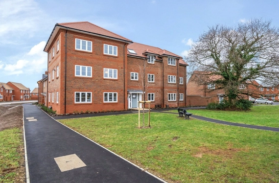 Rivercross, Phoenix Drive, Warsash, Hampshire, SO31 - Charters