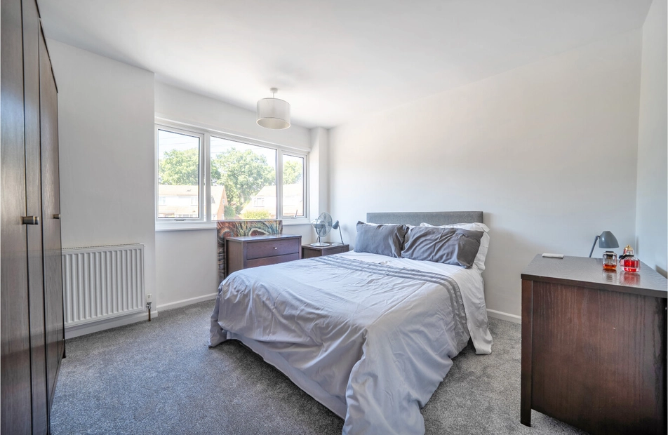 Twiggs End Close, Locks Heath, Southampton, Hampshire, SO31 - Charters