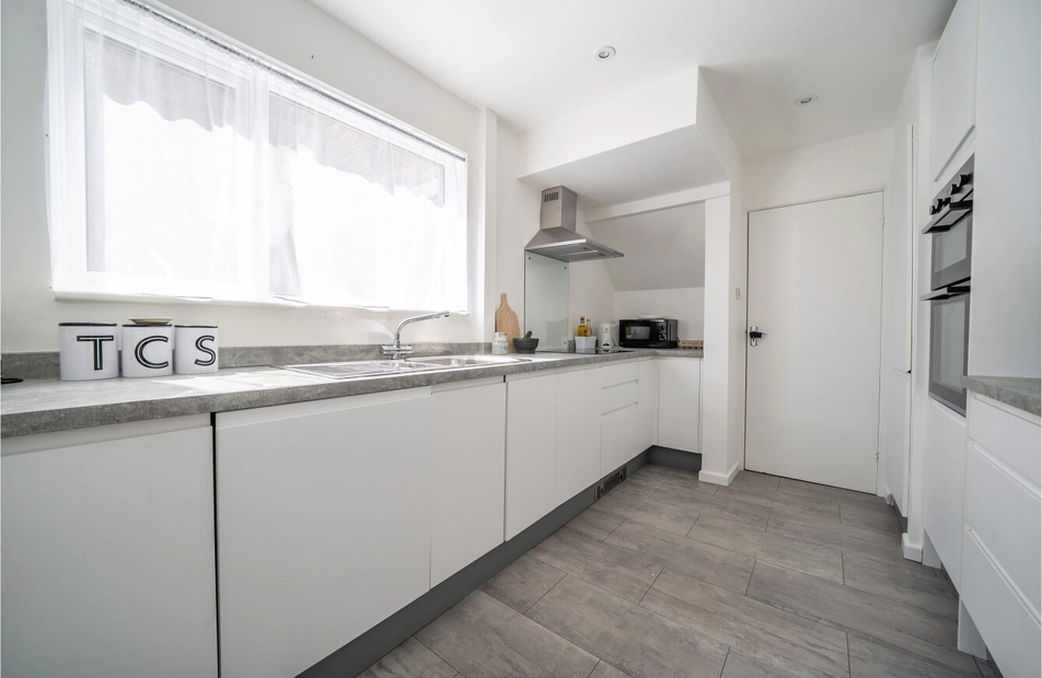Twiggs End Close, Locks Heath, Southampton, Hampshire, SO31 - Charters