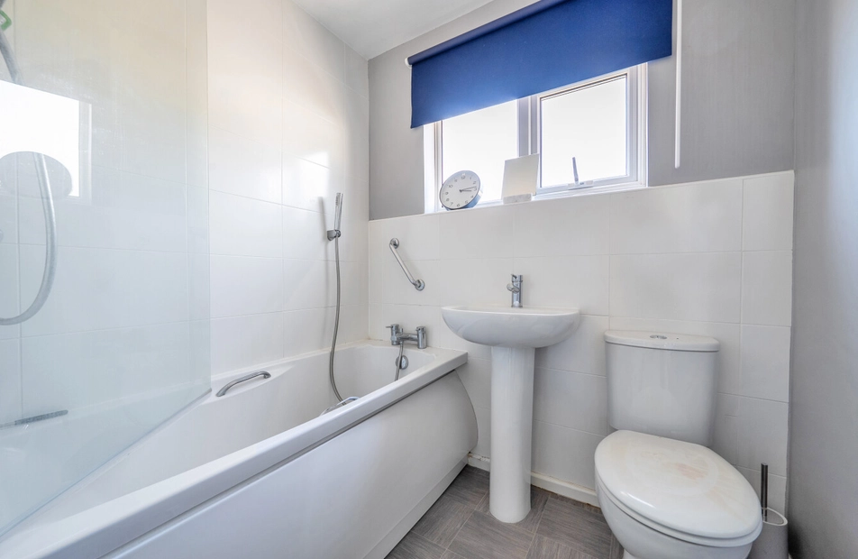 Twiggs End Close, Locks Heath, Southampton, Hampshire, SO31 - Charters