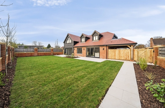 Broadleaf, Botley Road, Burridge, Hampshire, SO31 - Charters