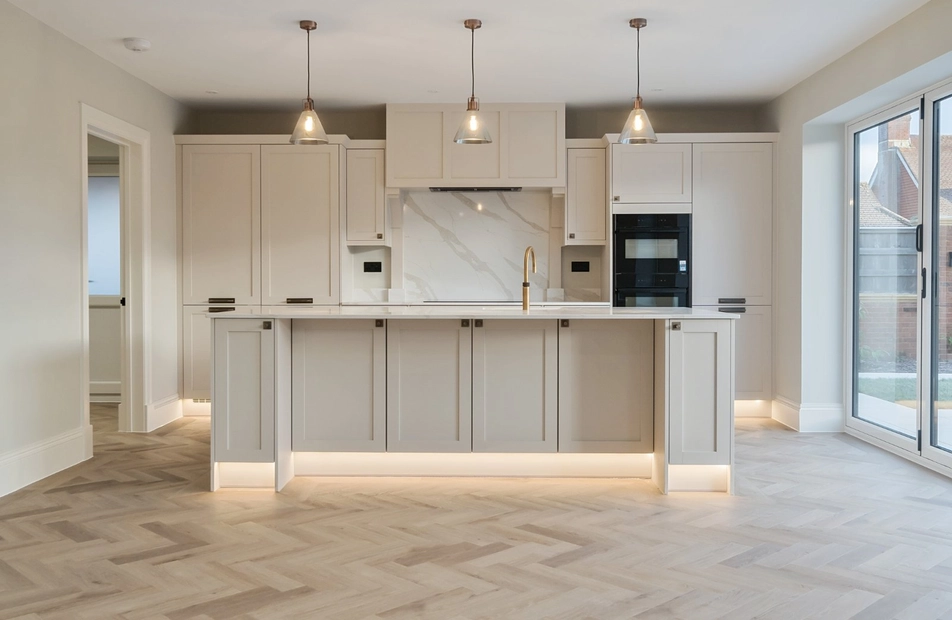 Broadleaf, Botley Road, Burridge, Hampshire, SO31 - Charters