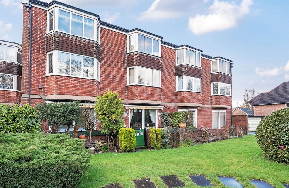 Church Lane, Bursledon, Hampshire, SO31 - Charters