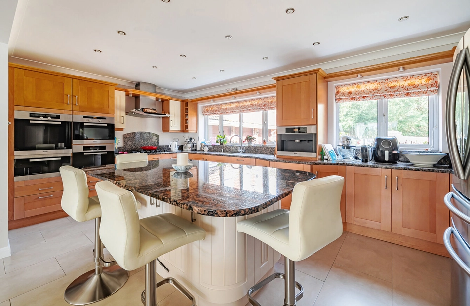 Holly Hill Lane, Sarisbury Green, Hampshire, SO31 - Charters