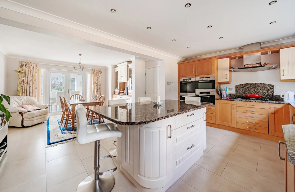 Holly Hill Lane, Sarisbury Green, Hampshire, SO31 - Charters