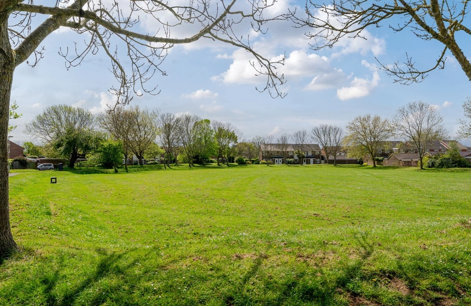 Harrier Close, Lee-on-the-Solent, Hampshire, PO13 - Charters