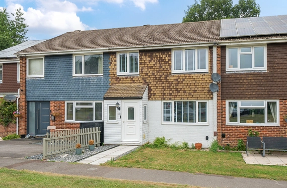 Embsay Road, Swanwick, Hampshire, SO31 - Charters