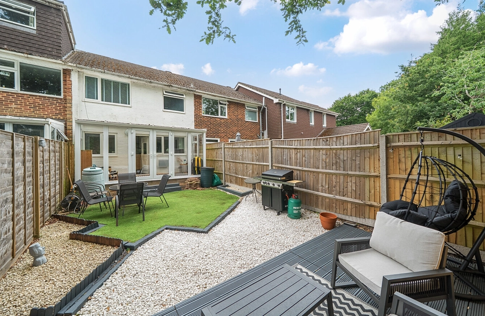 Embsay Road, Swanwick, Hampshire, SO31 - Charters